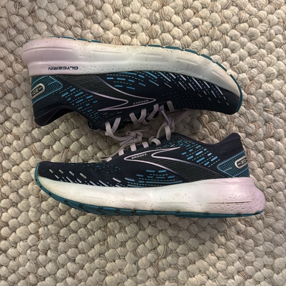 Women's Brooks Glycerin 20 Neutral Running Shoe - Picture 3 of 9